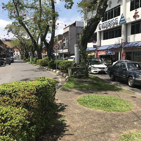My Place Hotel & Lodge Kuching Esterno foto