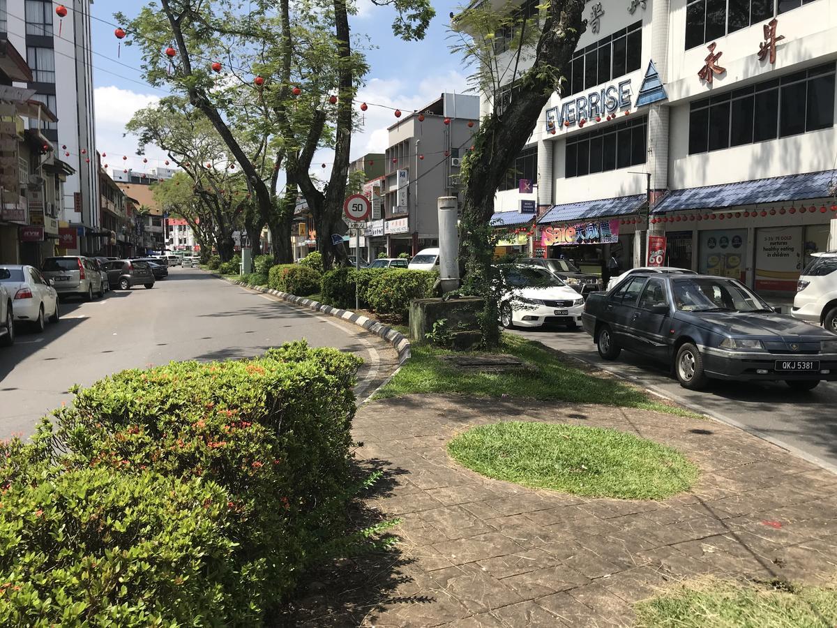 My Place Hotel & Lodge Kuching Esterno foto