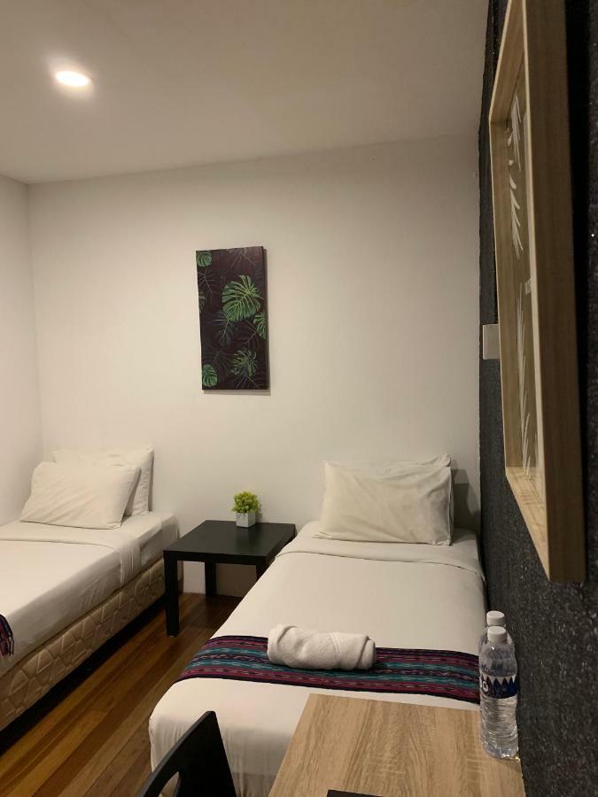 My Place Hotel & Lodge Kuching Esterno foto
