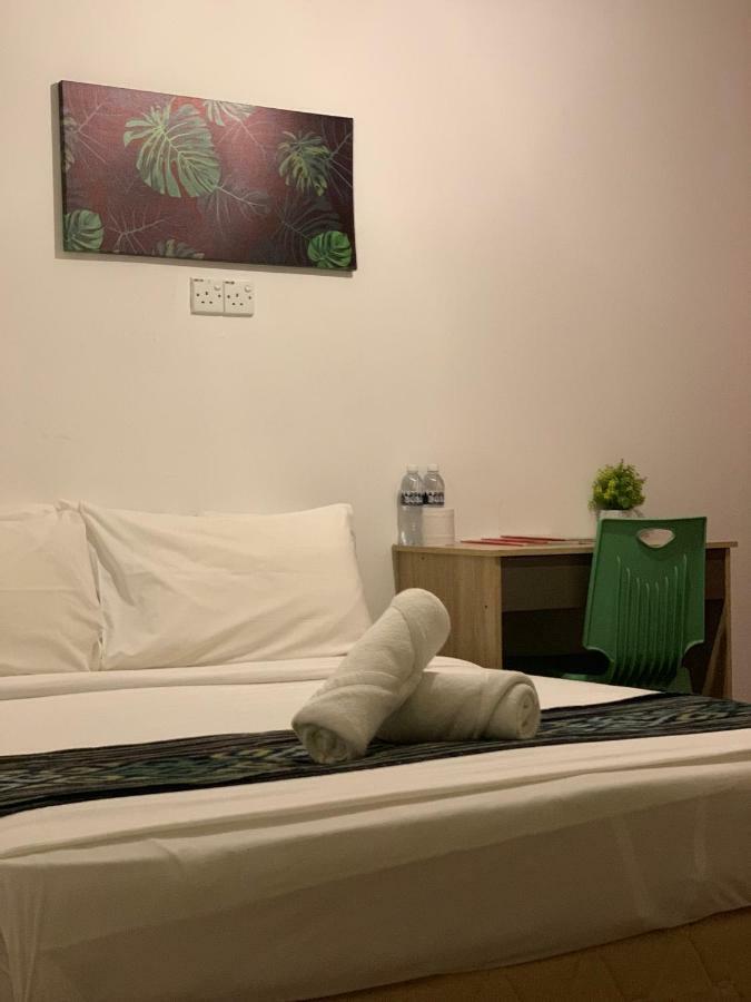 My Place Hotel & Lodge Kuching Esterno foto