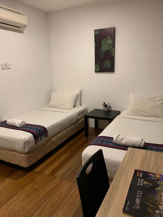 My Place Hotel & Lodge Kuching Esterno foto